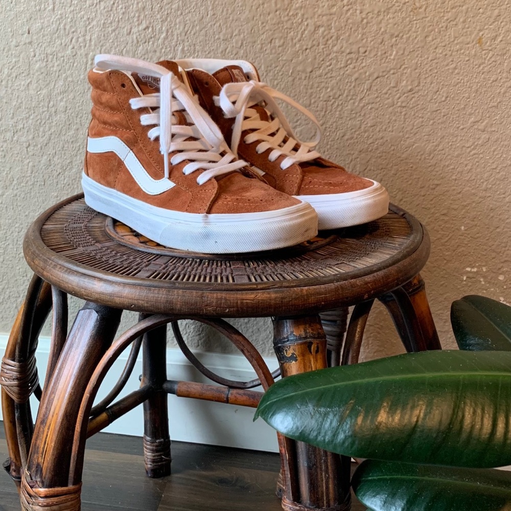 Vans Sk8-Hi High-top in Brown Suede
